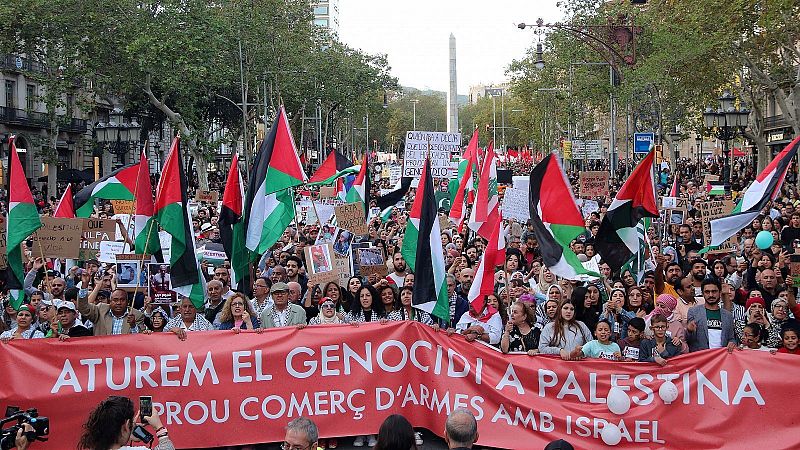 El Pla B - Vctor Climent: "Estem en una poca en qu hi ha un fort malestar poltic i aix, ms d?hora o ms tard, havia de galvanitzar en alguna manera d?actuaci" - Escoltar Ara