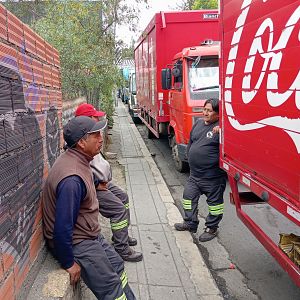 Cinco continentes - Bolivia, un país en recesión y sin combustibles - Cinco continentes | Escuchar