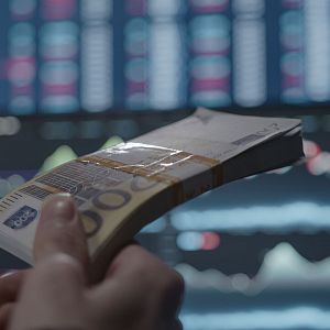 Economía de bolsillo - Los trucos de los chiringuitos financieros al desnudo - Economía de bolsillo | Escuchar