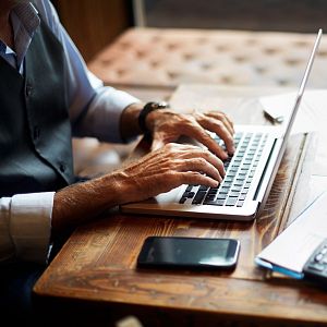 Fin de mes - La pensión de los autónomos, por encima de los 1.000 euros - Escuchar ahora