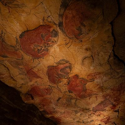 Descubren nuevas pinturas y grabados en la cueva de Altamira - Cultura con Ñ | Escuchar