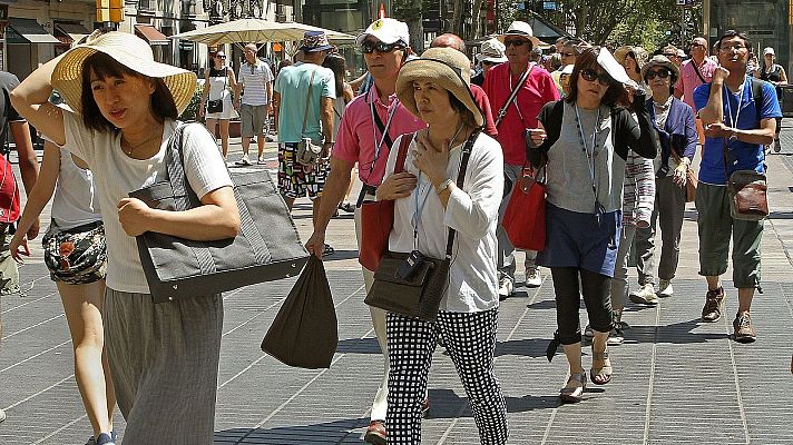 El turismo extranjero en España sigue en cifras récord - En clave Turismo | Escuchar
