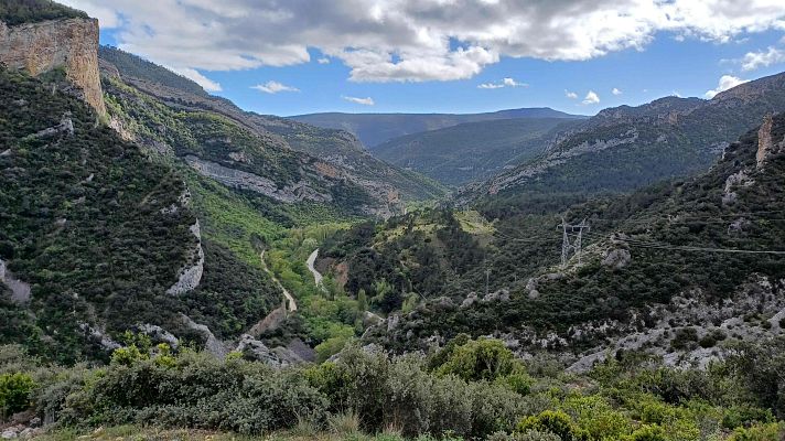 Parque Natural de Montes Obarenes-San Zadornil en Burgos - La Iberia verde | Escuchar