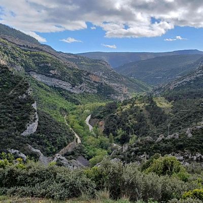 Parque Natural de Montes Obarenes-San Zadornil en Burgos - La Iberia verde | Escuchar