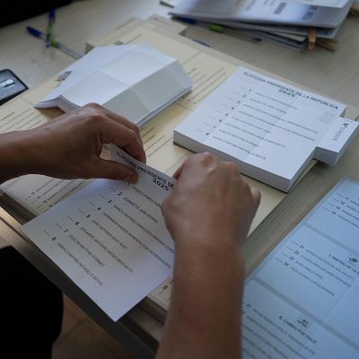 Carlos Malamud: \"Kast es el favorito, pero las elecciones hay que ganarlas\" - Las mañanas de RNE | Escuchar