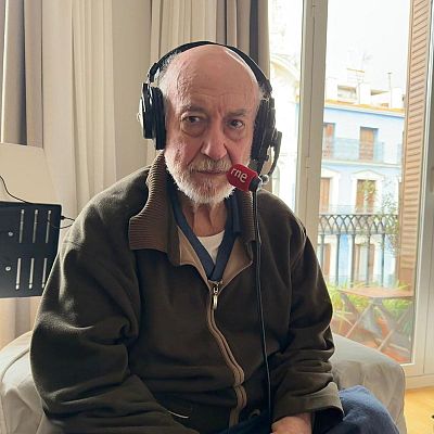 Juan Eslava Galán escribe la crónica sexual de España - Las mañanas de RNE | Escuchar