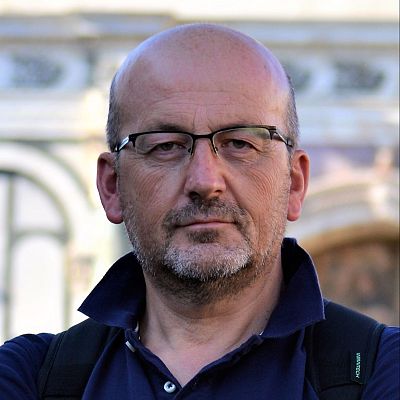 Andrea Pezzini. Castel Gofredo (Italia) - Desde esta orilla | Escuchar