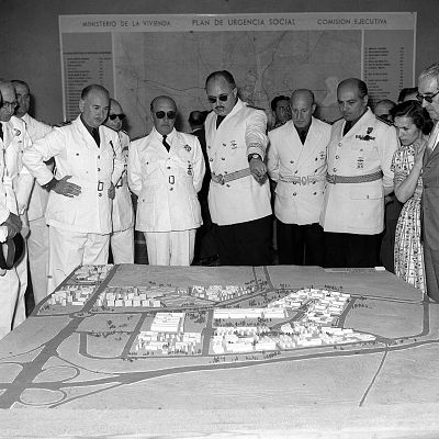 El impacto del régimen franquista en el mercado inmobiliario español - Más cerca | Escuchar