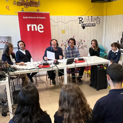 'Ciberhéroes': formar a los futuros ciudadanos digitales - A golpe de bit | Escuchar