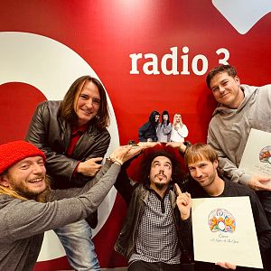 Turbo 3 - Turbo 3 - Queen: A Night At The Opera Reimagined con Tiburona y Johnny B. Zero - 18/11/25 - Turbo 3 | Escuchar