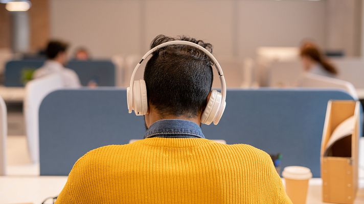 OpenAI tendrá que pagar por usar canciones con derechos - Europa abierta | Escuchar