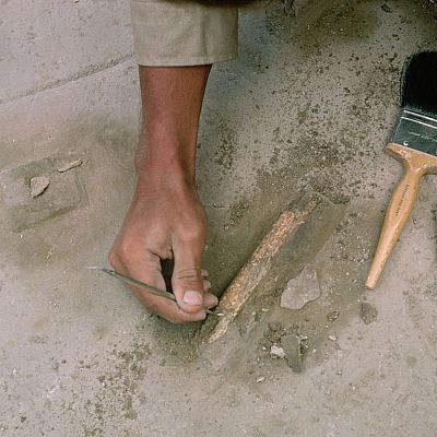 Origen y misterio de las primeras herramientas humanas - Marca España | Escuchar