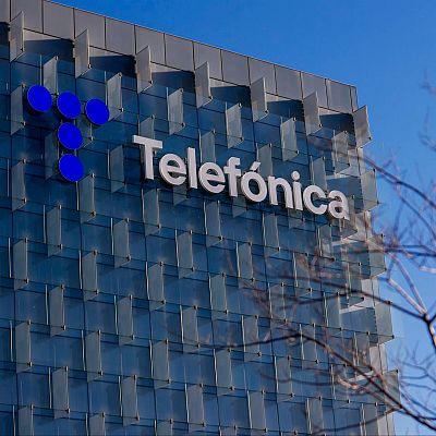 UGT confía en un ERE “100% voluntario” en Telefónica - Las mañanas de RNE | Escuchar