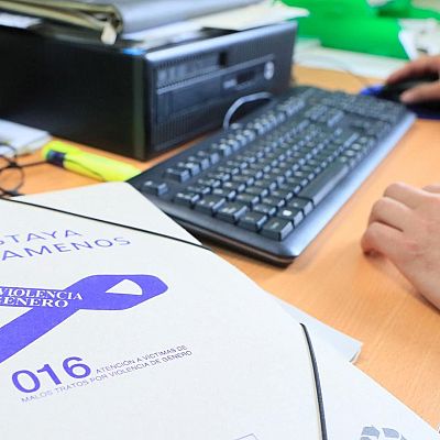 Con un equipo VioGén: \"Todos los días llegan casos nuevos\" - Más cerca | Escuchar