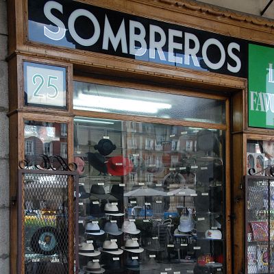 Ruta por los comercios y negocios centenarios de Madrid - En clave Turismo | Escuchar