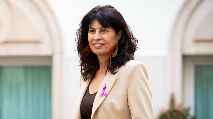 Con la ministra de Igualdad, contra la violencia de género - Marca España | Escuchar