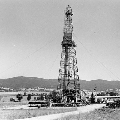 '¡Aquí hay petróleo!', poder y modernidad fósil en España - A golpe de bit | Escuchar