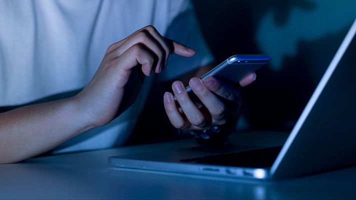 Bróders, un espacio para jóvenes que busca romper con la 'manosfera': \"Cuando buscan respuestas, al tercer clic de Internet están metidos en un foro antifeminista\"-Escuchar ahora