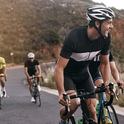 Viajes para compartir ruta con leyendas del ciclismo - En clave Turismo | Escuchar