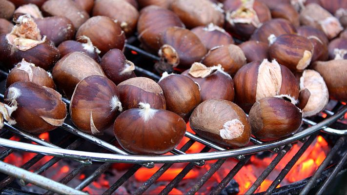 Magosto. La castaña como símbolo de cultura e identidad - Celebrando España | Escuchar