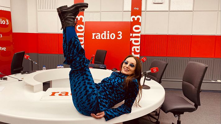 El típico programa - Luz Casal se lo permite todo - 29/11/25 - El típico programa | Escuchar