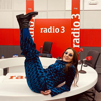 El típico programa - Luz Casal se lo permite todo - 29/11/25 - El típico programa | Escuchar