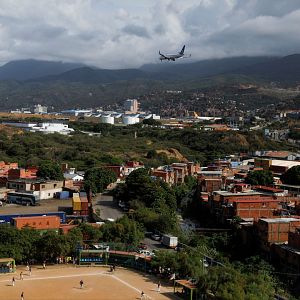 Crónica internacional - Crónica internacional - La Casa Blanca decreta el cierre del espacio aéreo de Venezuela - Escuchar ahora