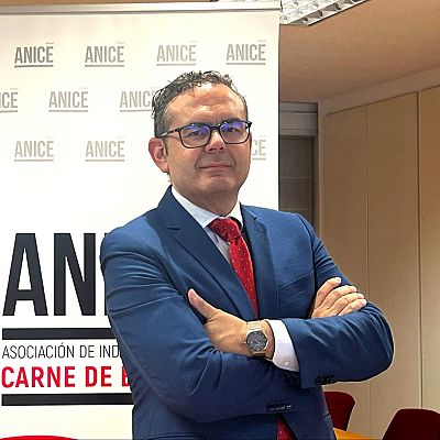 Giuseppe Aloisio:\"Crucemos los dedos para que no se infecten cerdos domésticos\" - 24 horas | Escuchar