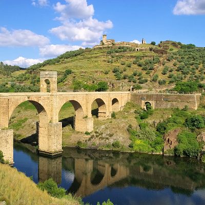 Ruta por los pueblos y castillos de la Orden de Alcántara - En clave Turismo | Escuchar