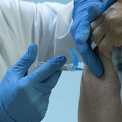 Variante K de la gripe: \"La vacunación es fundamental\" - Las mañanas de RNE | Escuchar