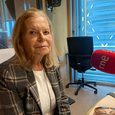 No es un día cualquiera - Entrevista a Carme Riera | Escuchar