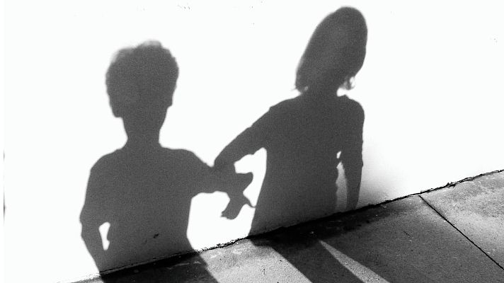 Espacio en blanco - Infancia perdida - 11/01/26 - Espacio en blanco | Escuchar