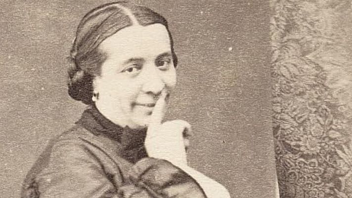 El ojo crítico - Retratadas: las mujeres del XIX ante la cámara - 11/01/26 - El ojo crítico | Escuchar