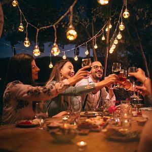 Economía de bolsillo - Cuñadismo financiero: qué es y cómo evitarlo - Economía de bolsillo | Escuchar