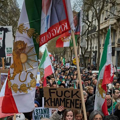 Iraní en España: \"Hace días que no hablo con nadie de allí\" - Mediodía en RNE | Escuchar