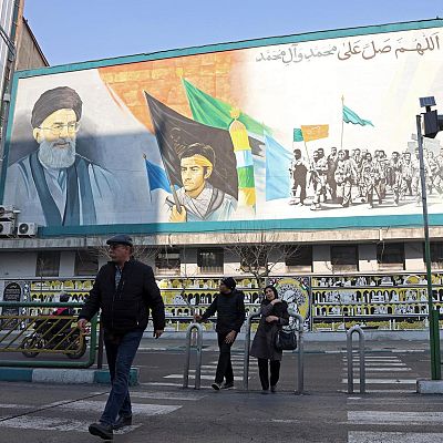 La ruptura generacional, entre las claves de la situación en Irán - Mediodía en RNE | Escuchar