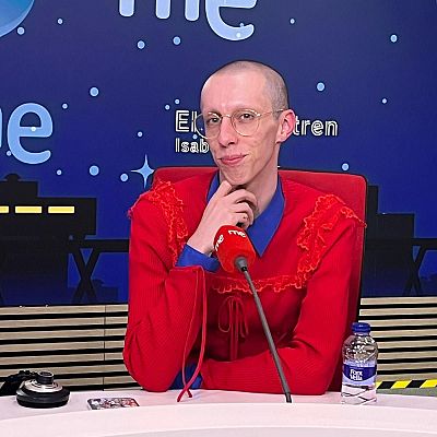 Hugáceo Crujiente y sus visitas performativas al museo Thyssen - El último tren | Escuchar