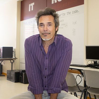 Cristian Ruiz, nominado a mejor profesor del mundo - Las mañanas de RNE | Escuchar