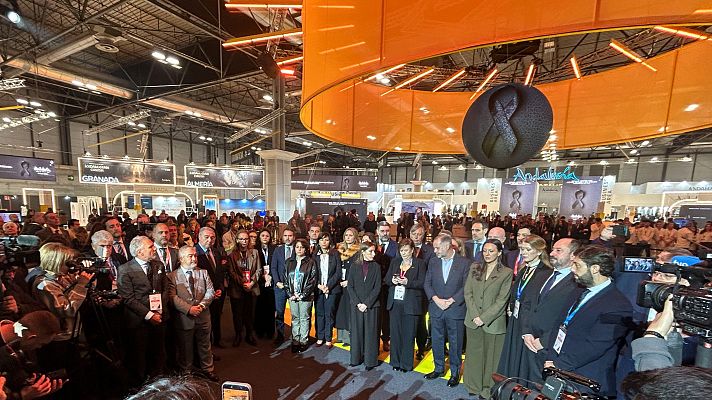 Comienza Fitur 2026 con el luto por la tragedia ferroviaria - En clave Turismo | Escuchar