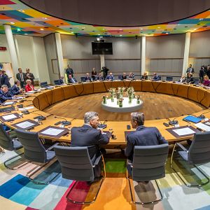 Cinco continentes - Cinco Continentes - Cumbre europea para redefinir la relación con Trump - Escuchar ahora