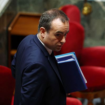 Sébastien Lecornu supera dos mociones de censura - Europa abierta | Escuchar