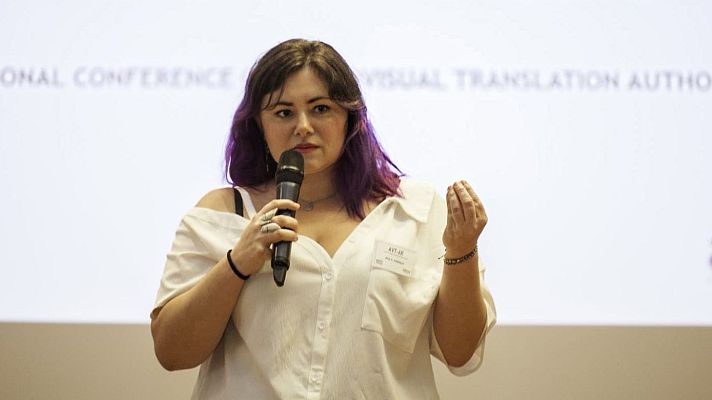 Traducción audiovisual. Iris Permuy - Un idioma sin fronteras | Escuchar