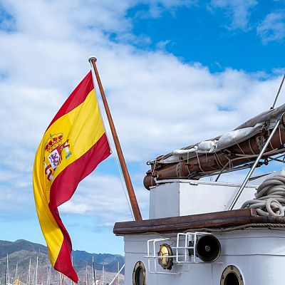 La bandera española vino de la mar - Españoles en la mar | Escuchar