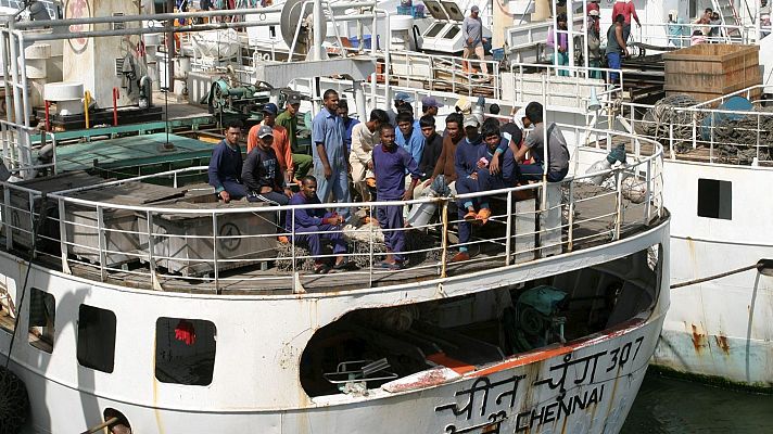 Los \"paraísos fiscales\" de la pesca internacional - Españoles en la mar | Escuchar