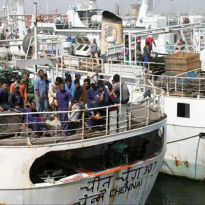 Los \"paraísos fiscales\" de la pesca internacional - Españoles en la mar | Escuchar