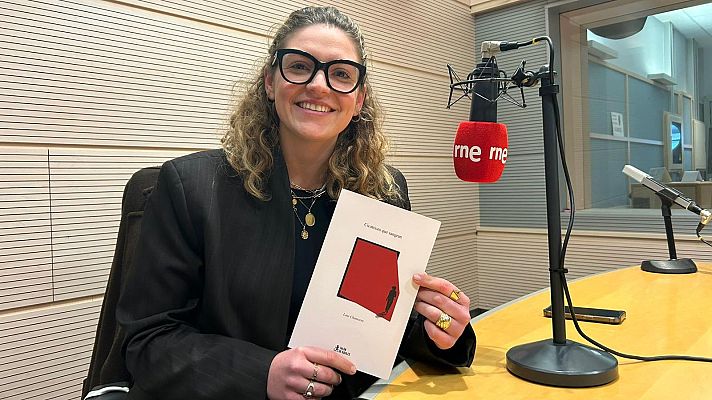 'Cicatrices que sangran', universo poético de Laia Chamorro - Cultura con Ñ | Escuchar