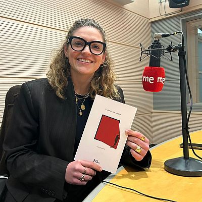 'Cicatrices que sangran', universo poético de Laia Chamorro - Cultura con Ñ | Escuchar