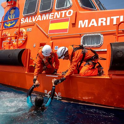Salvamento Marítimo en cifras: miles de vidas rescatadas - Españoles en la mar | Escuchar