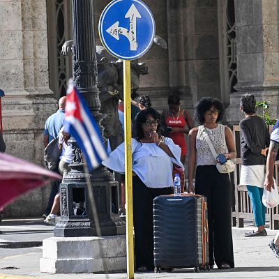 El turismo en Cuba, en jaque mate por la situación límite - Hora América | Escuchar