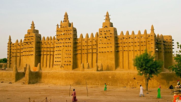 ¿A qué lugar del mundo nos lleva Lluvia Rojo? - El despertador de RNE | Escuchar